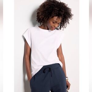 Evereve Nora Muscle Tee